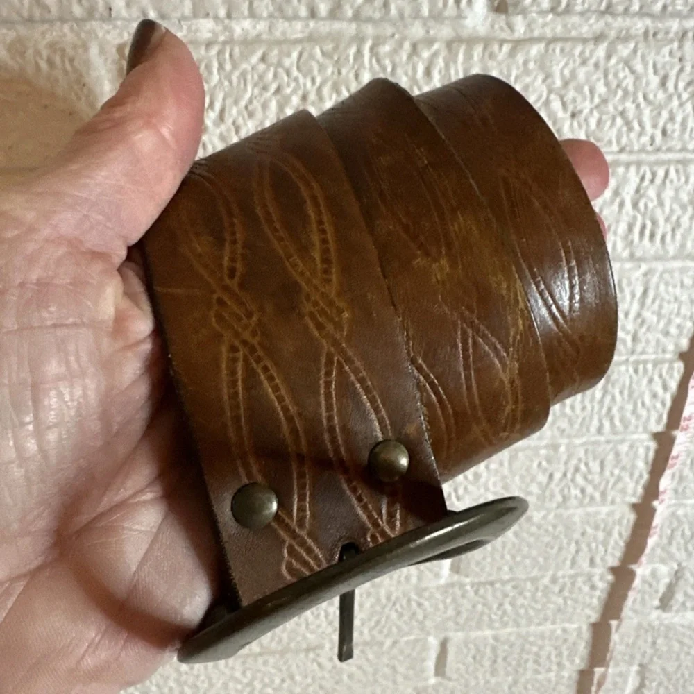 Tooled Leather  Buckle Y2K Vintage Tooled Leather Unisex Belt SZ 34